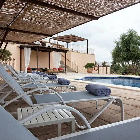 Riera Hotel
